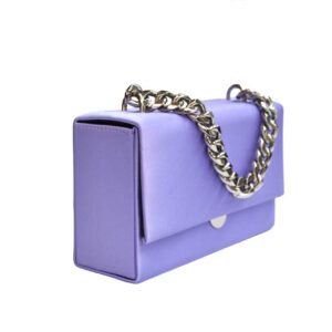 Clutch violeta raso cadena