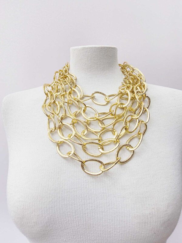 Collar dorado arandelas