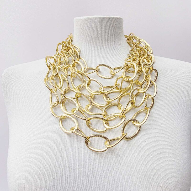 Collar dorado arandelas