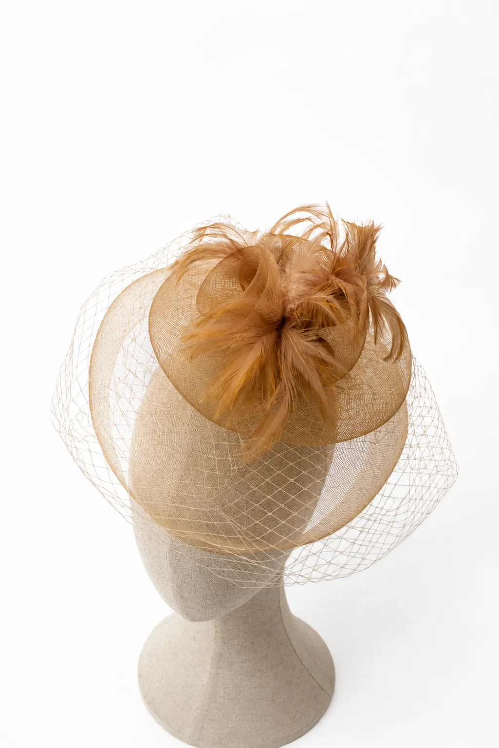 Tocado dorado champagne tul - Imagen 2