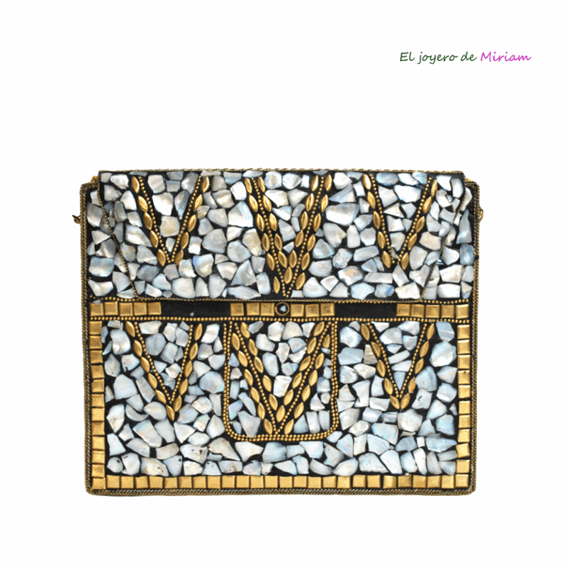 Clutch nácar y latón dorado