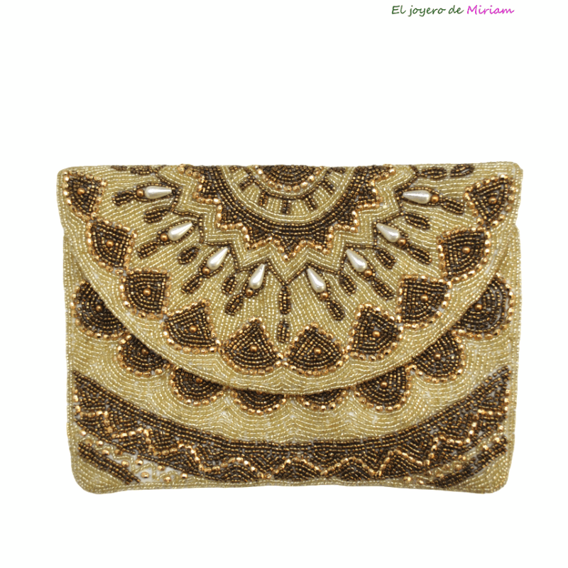 Clutch o cartera dorada
