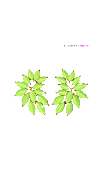 Pendientes ajustados verde lima