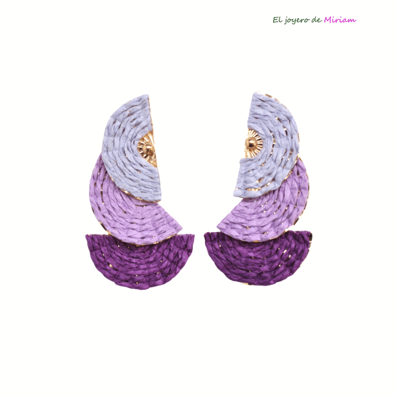 Pendientes morados rafia