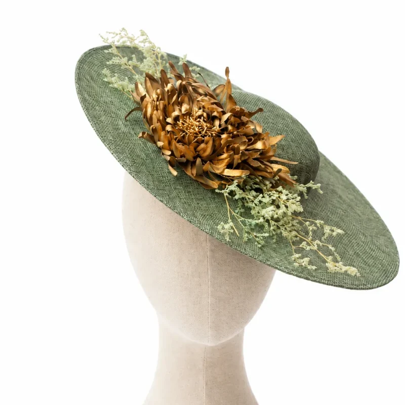 Tocado verde oliva y dorado