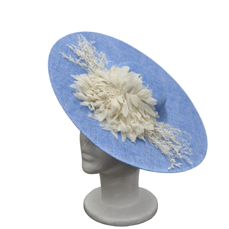 Tocado azul celeste y marfil