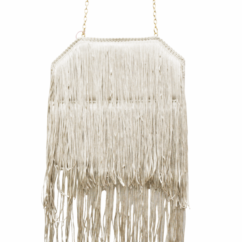 Bolso clutch flecos beiges