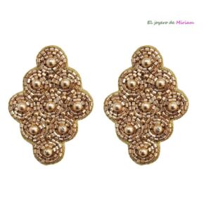 Pendientes dorados cuentas