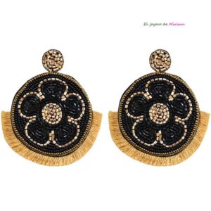 Pendientes negros y dorados