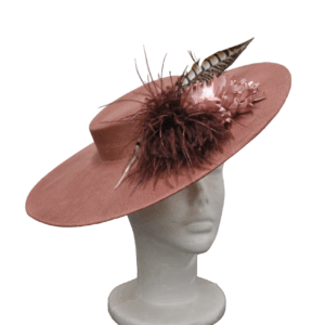 Tocado canotier rosa empolvado