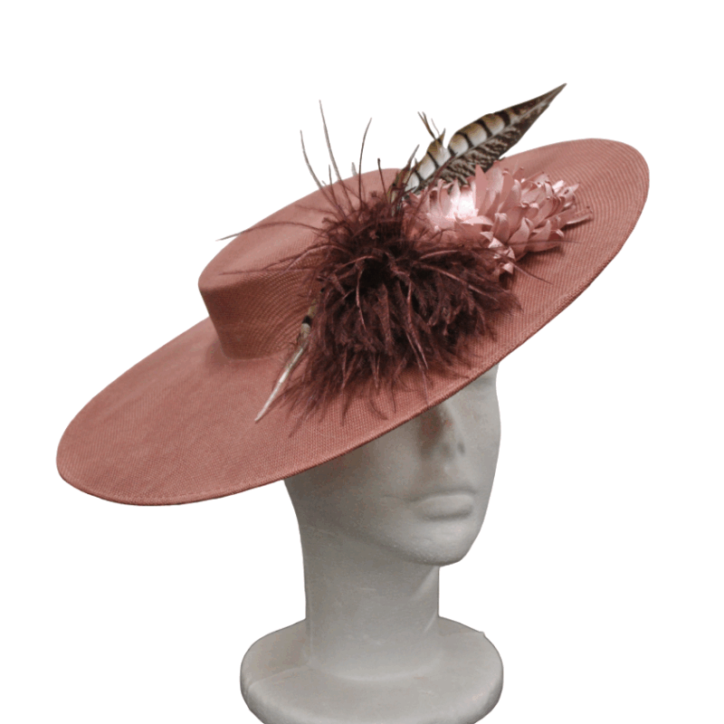 Tocado canotier rosa empolvado