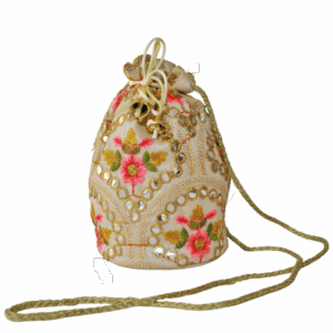 Bombonera beige bordados