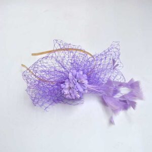 Diadema violeta tul y plumas