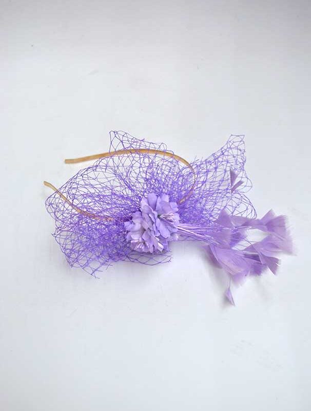 Diadema violeta tul y plumas