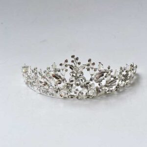 Corona metal y cristales