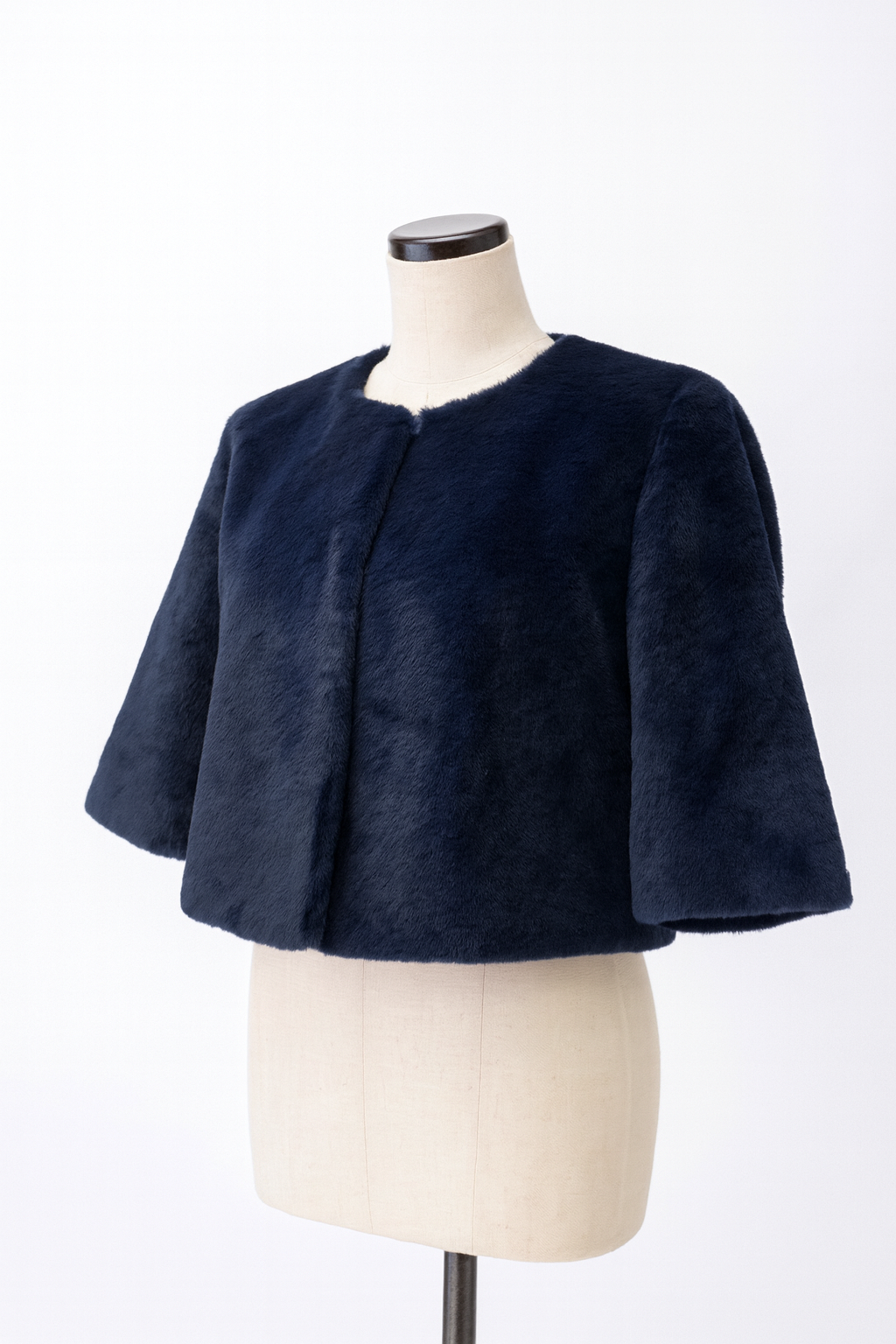 Estola o capa pelo azul marino - Imagen 2