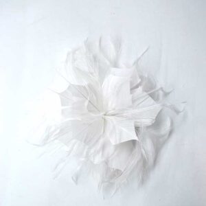 Flor tocado blanco plumas
