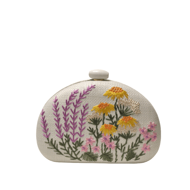 Clutch blanco rafia