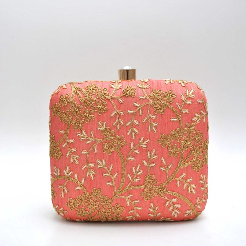 Clutch coral bordado