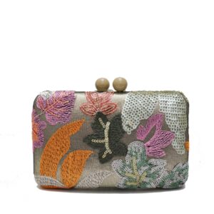 Clutch bordados flores