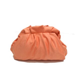Bolso naranja fruncido
