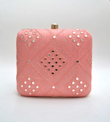Clutch rosa bordados lentejuelas