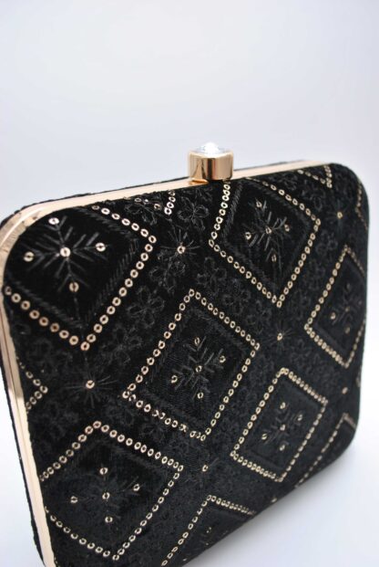 Clutch negro terciopelo bordados - Imagen 3