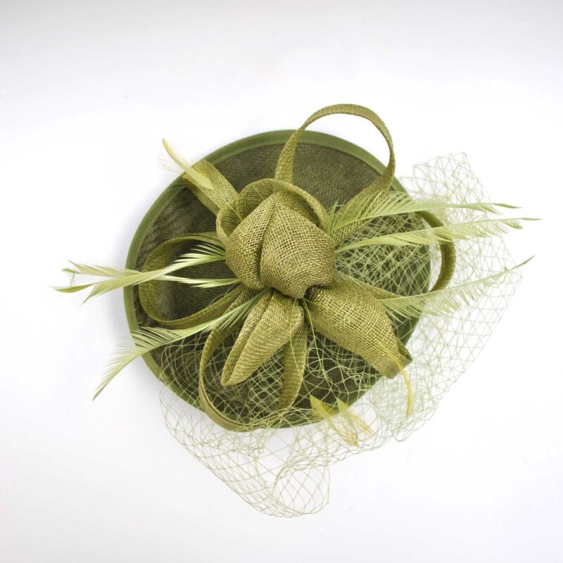 Tocado verde oliva redecilla