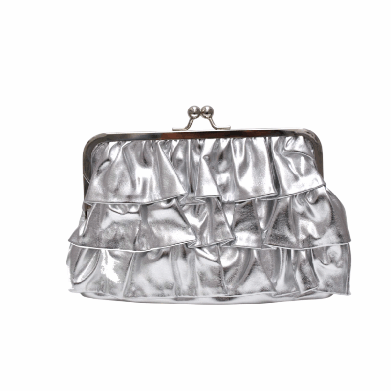 Cartera plateada volantes