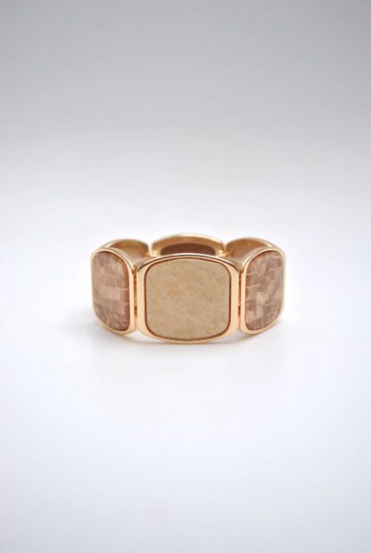 Brazalete beige y dorado