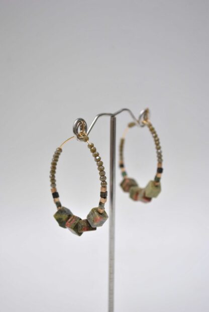Aros verdes piedras