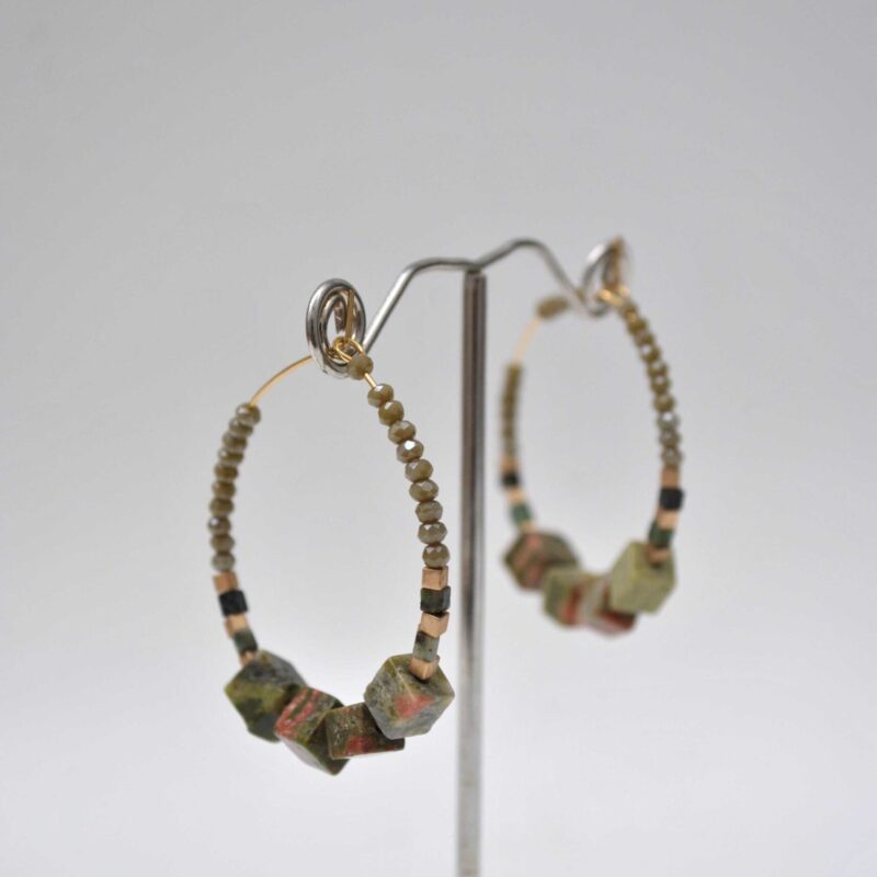 Aros verdes piedras