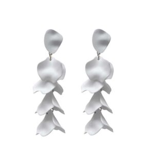Pendientes pétalos blancos