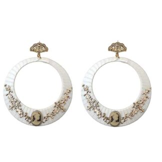 Pendientes blancos flamenca