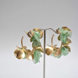 Aros dorados y verde menta