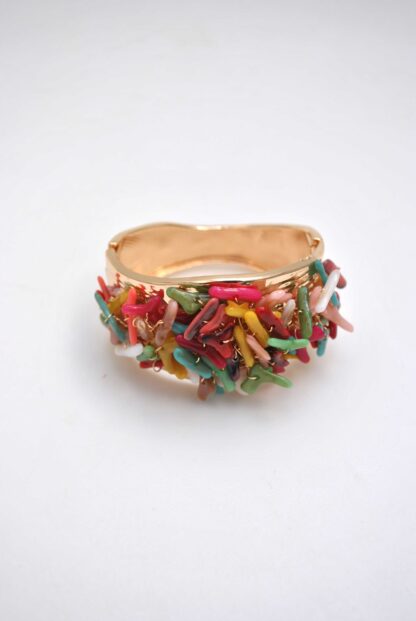 Brazalete dorado y multicolor - Imagen 3