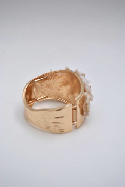 Brazalete dorado y blanco - Imagen 3