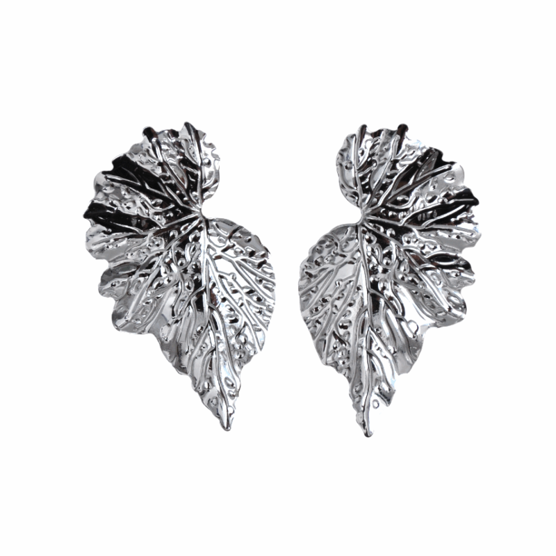 Pendientes plateados envejecidos