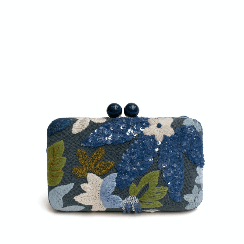 Bolso clutch azul bordado