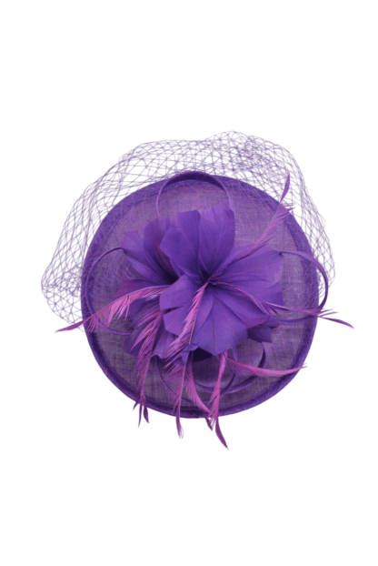 Tocado morado con redecilla