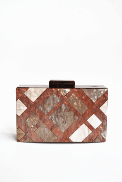 Clutch marrón nácar geométrico