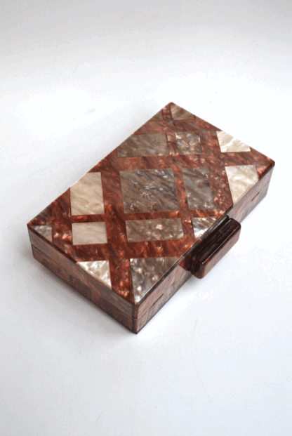 Clutch marrón nácar geométrico - Imagen 3
