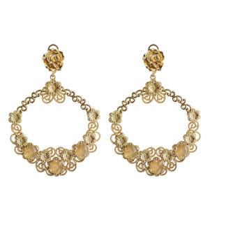 Pendientes dorados flamenca