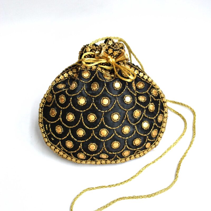 Bolso bombonera negra y oro