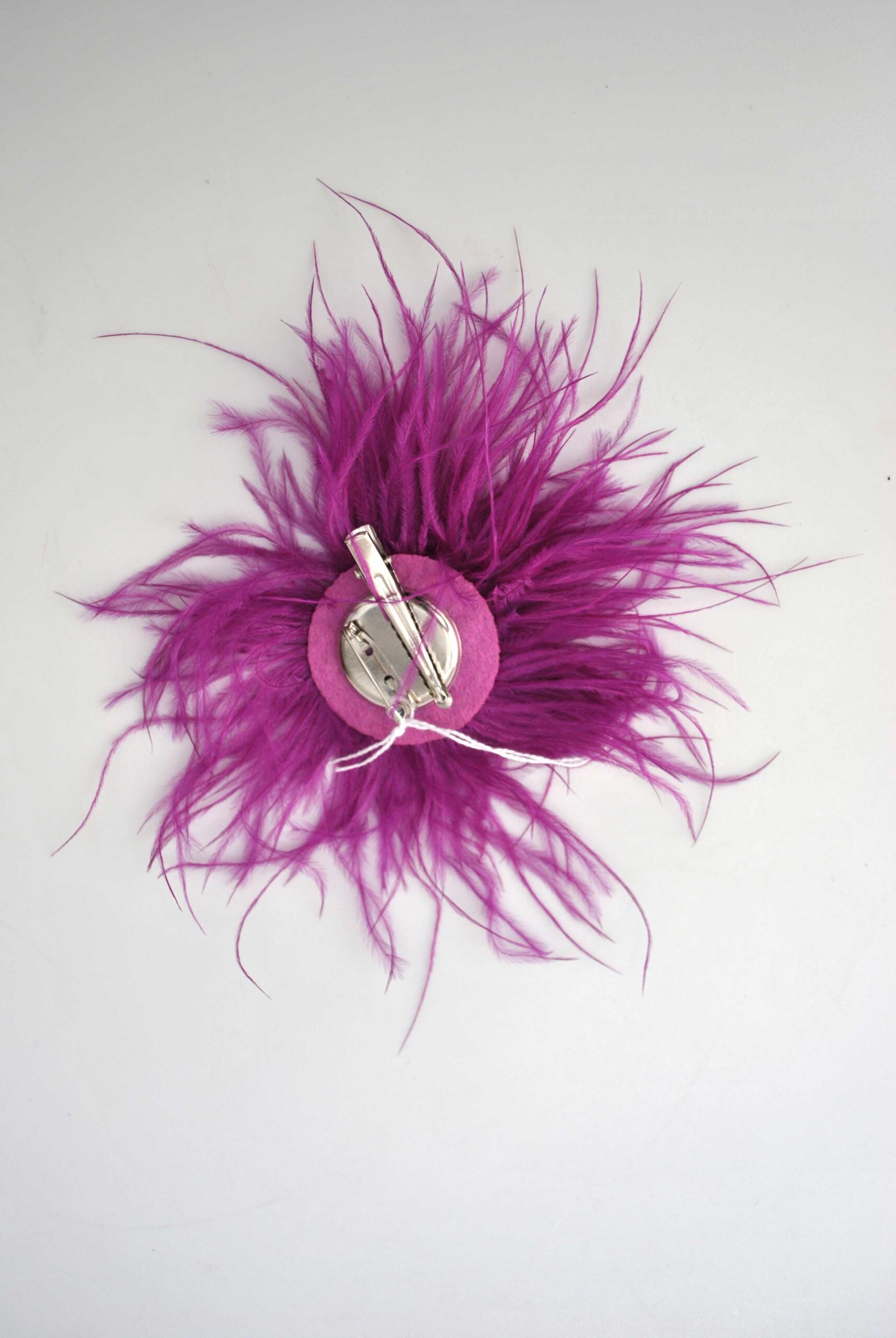 Tocado broche bugamvilla plumas - Imagen 2
