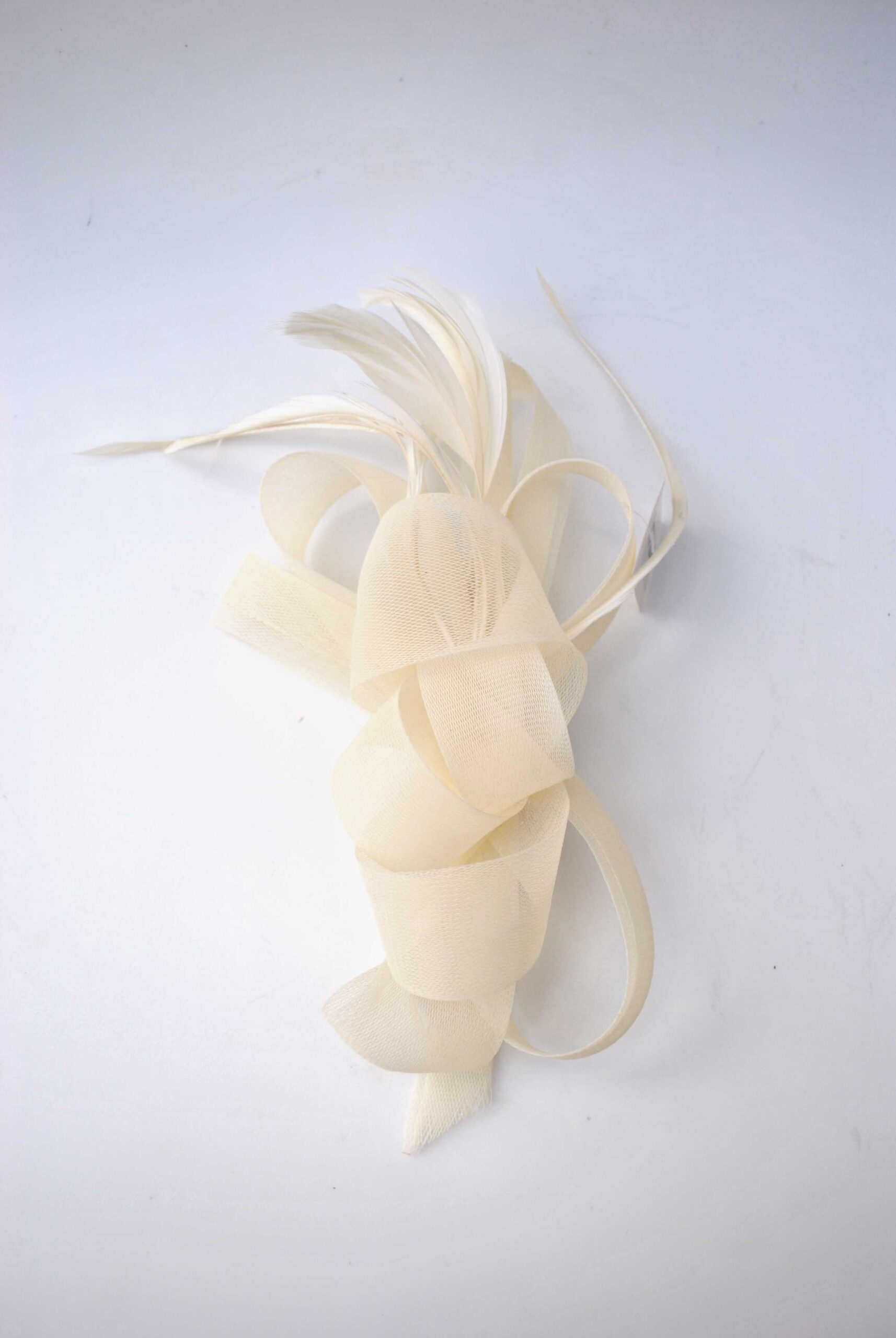 Flor tocado blanco roto - Imagen 2