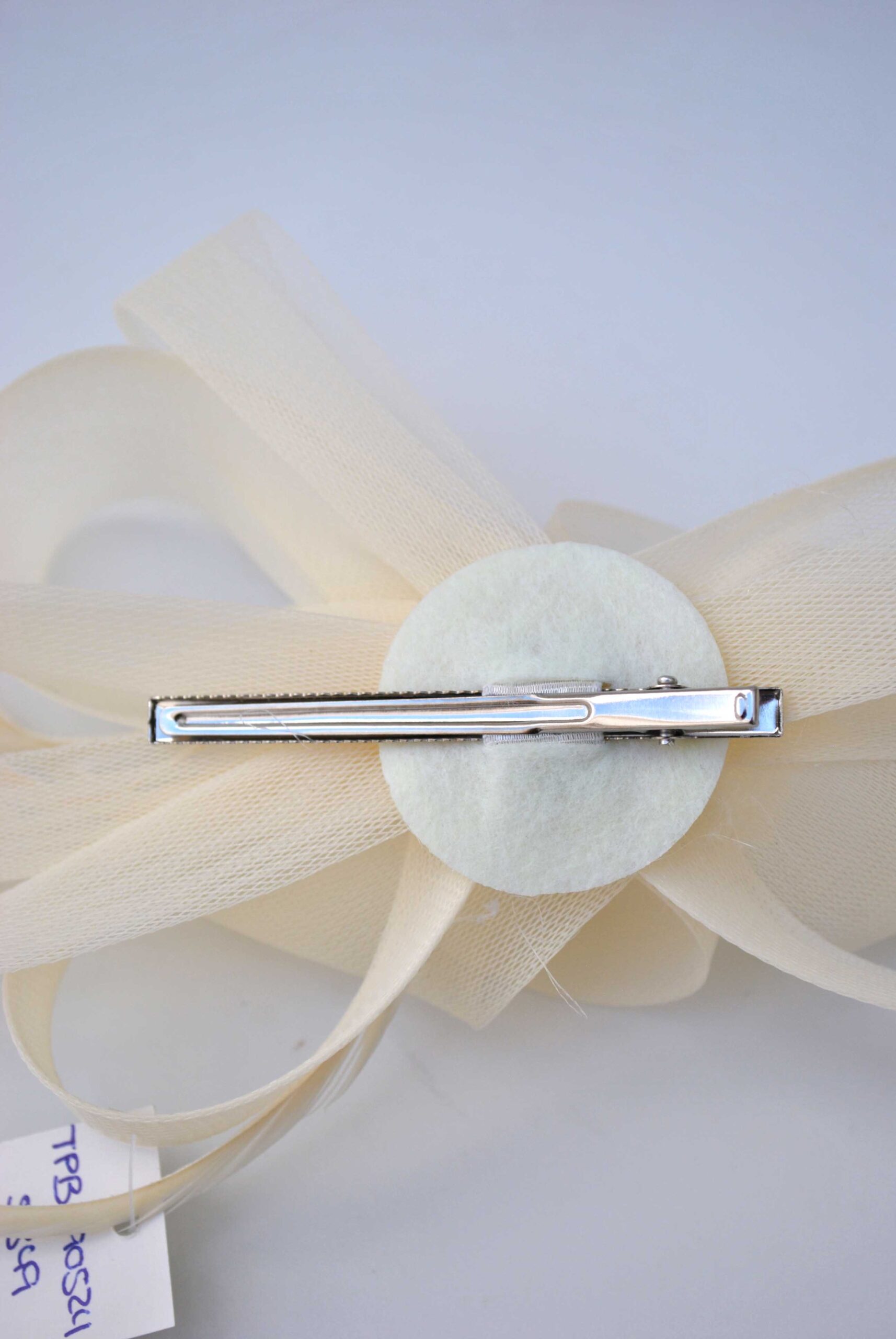 Flor tocado blanco roto - Imagen 3