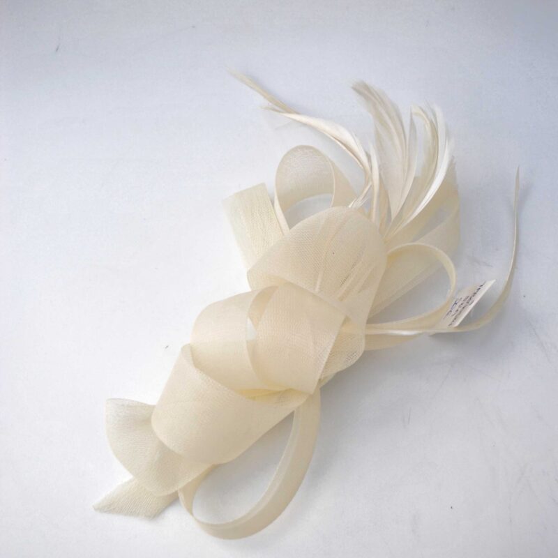 Flor tocado blanco roto