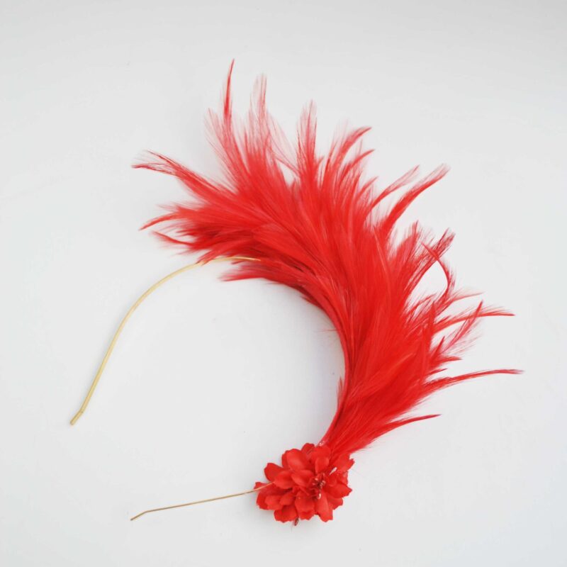 Diadema roja plumas