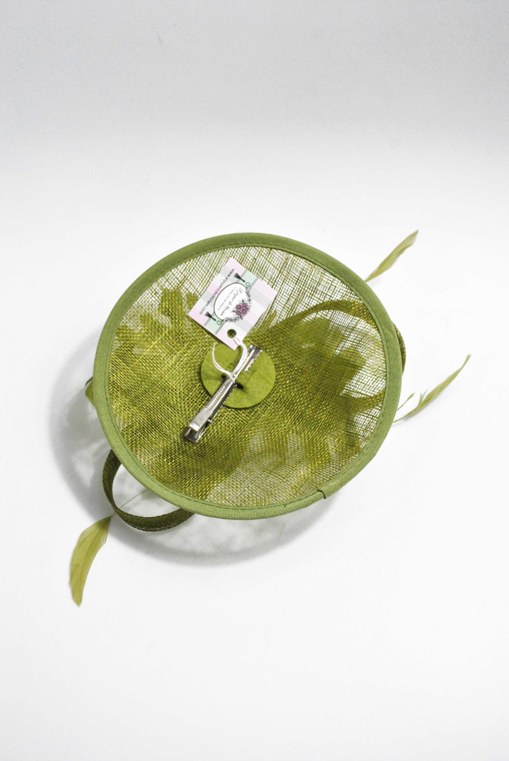 Tocado plumas verde oliva - Imagen 2
